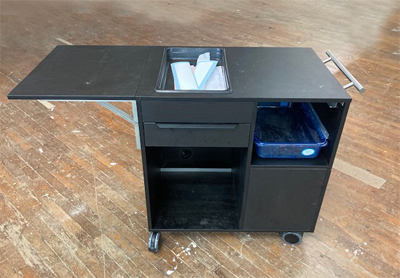 Theke Servierwagen Barkeeper mit integriertem Abfallsammler und ausklappbarer Arbeitsfläche